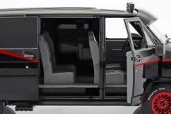 B.A.'s GMC Vandura Baujahr 1983 TV-Serie Das A-Team (1983-87) schwarz / rot / grau 1:18 Greenlight