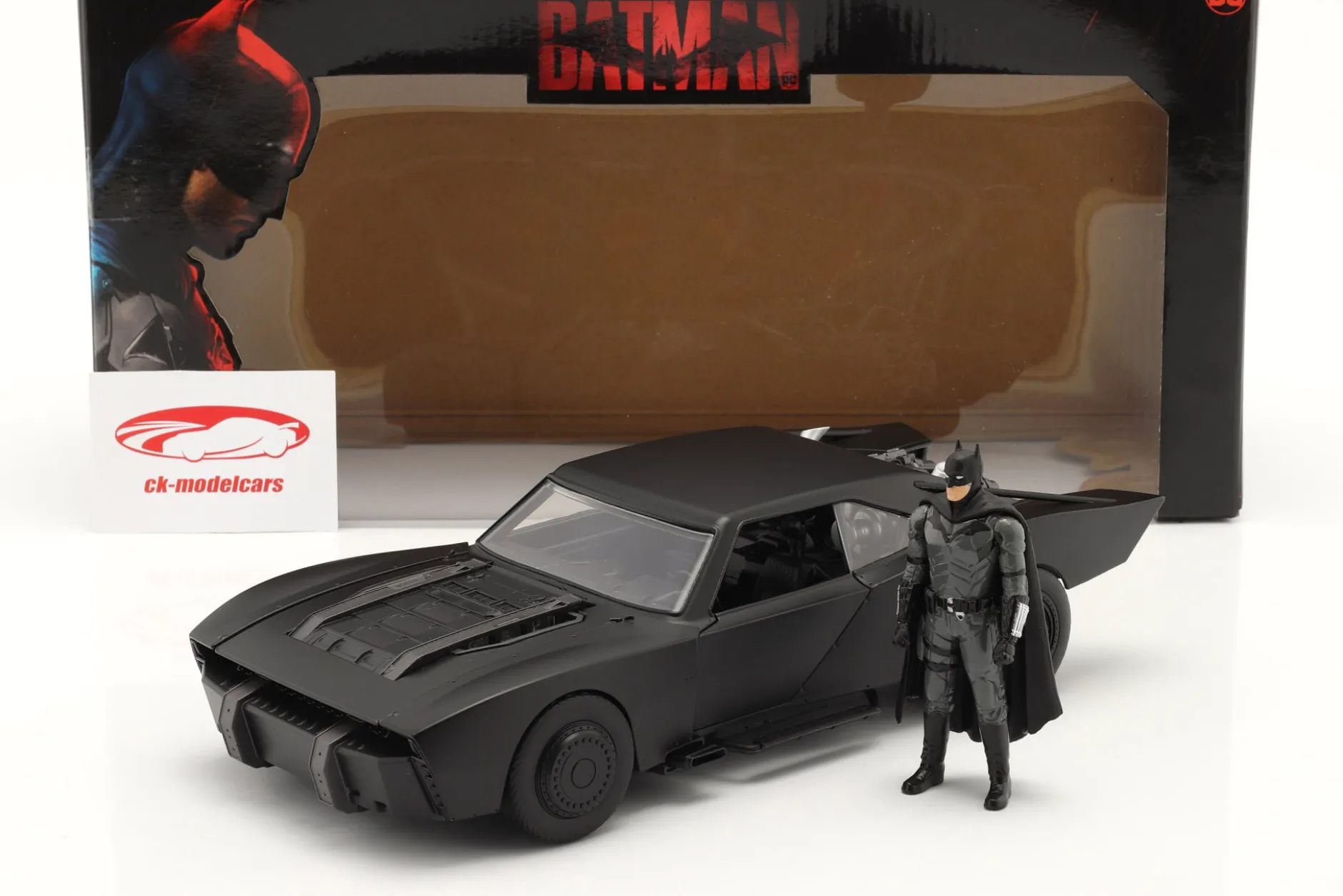 Batmobile mit Batman Figur Film The Batman 2022 schwarz 1:18 Jada Toys