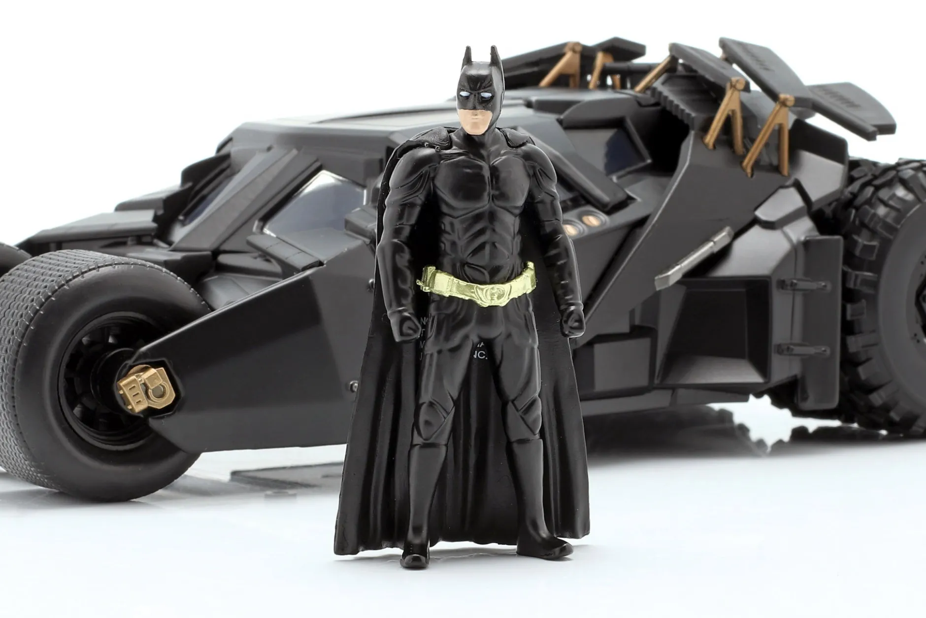 Batmobile mit Batman Figur Film The Dark Knight 2008 1:24 Jada Toys