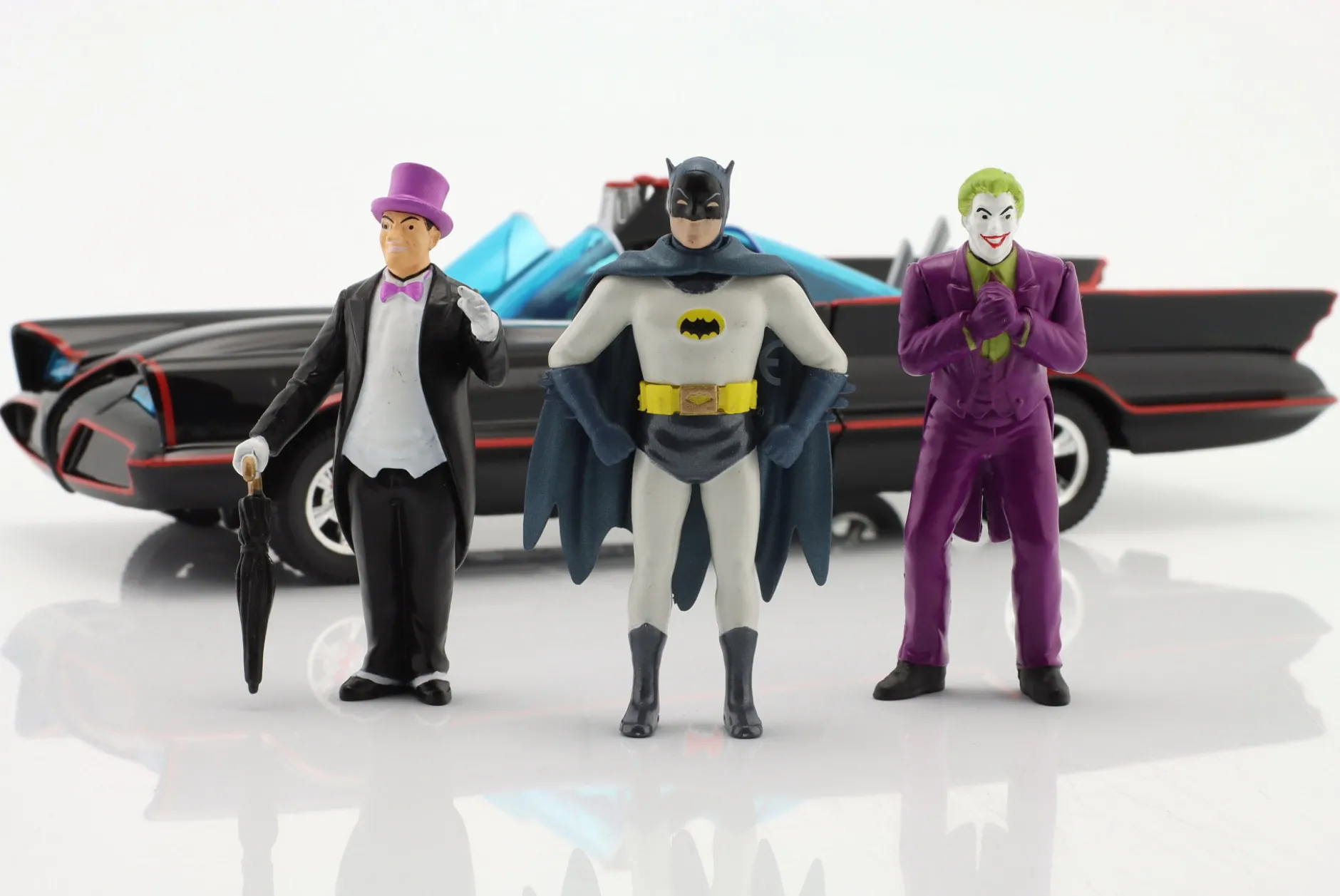 Batmobil Serie: "Batman" mit Figuren Batman, Joker, Robin, Pinguin 1:24 Jada Toys