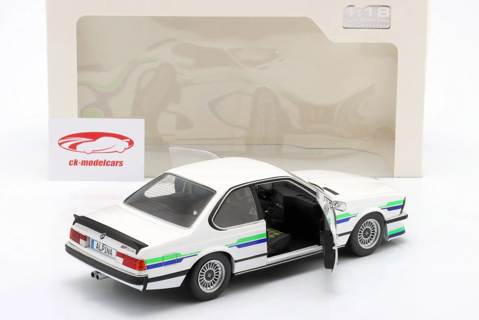 BMW Alpina B7 Turbo (E24) Baujahr 1984 weiß mit Dekor 1:18 Solido