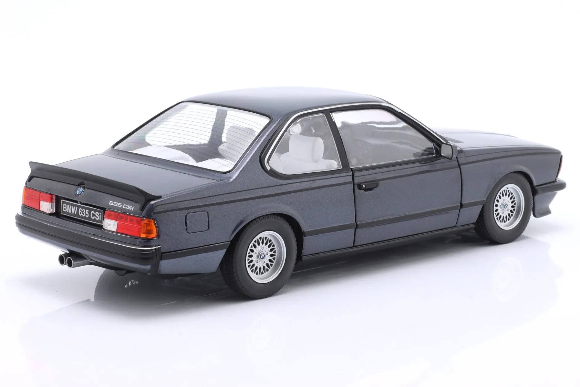 BMW 635 CSI (E24) Baujahr 1984 Macau blau 1:18 Solido