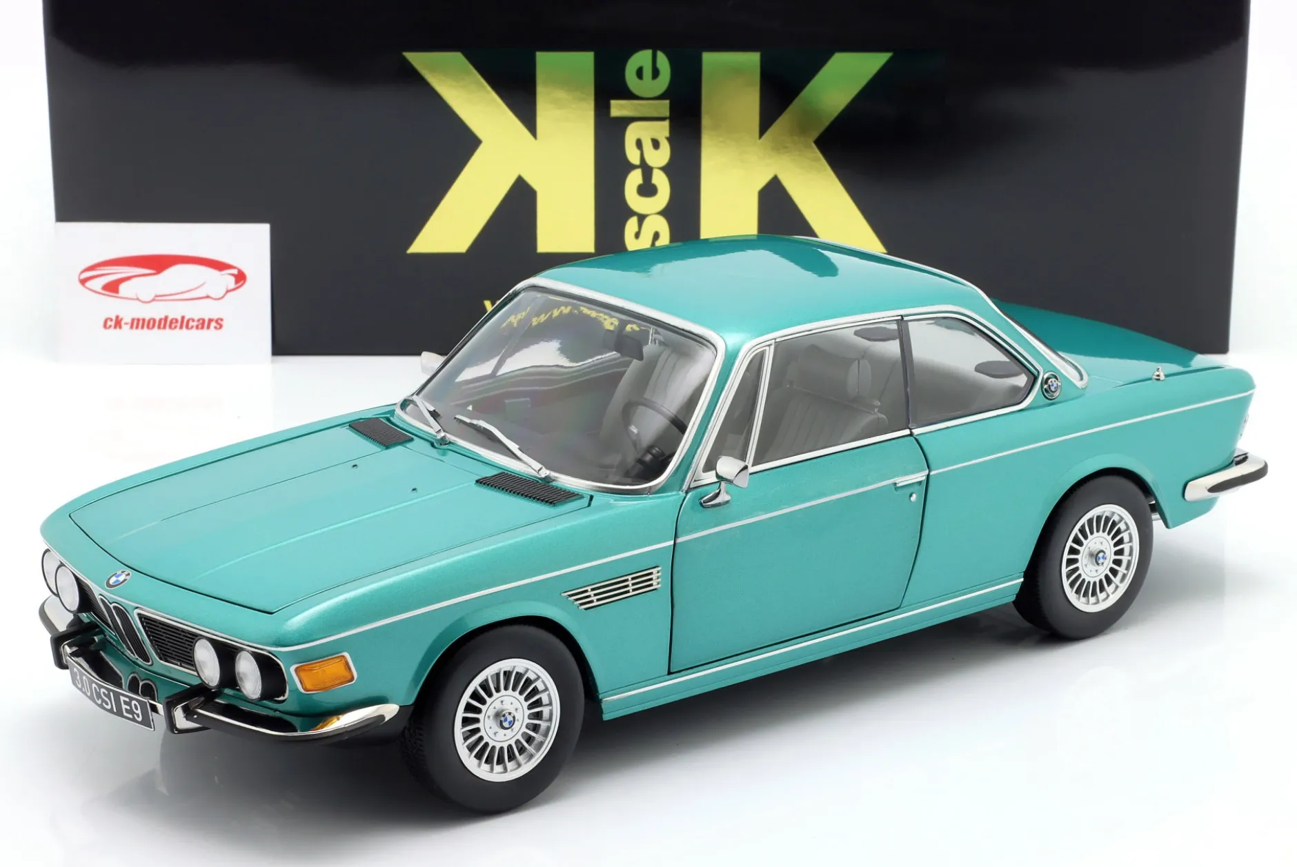 BMW 3.0 CSi (E9) mit Alpina-Felgen Baujahr 1971 türkis metallic 1:12 KK-Scale