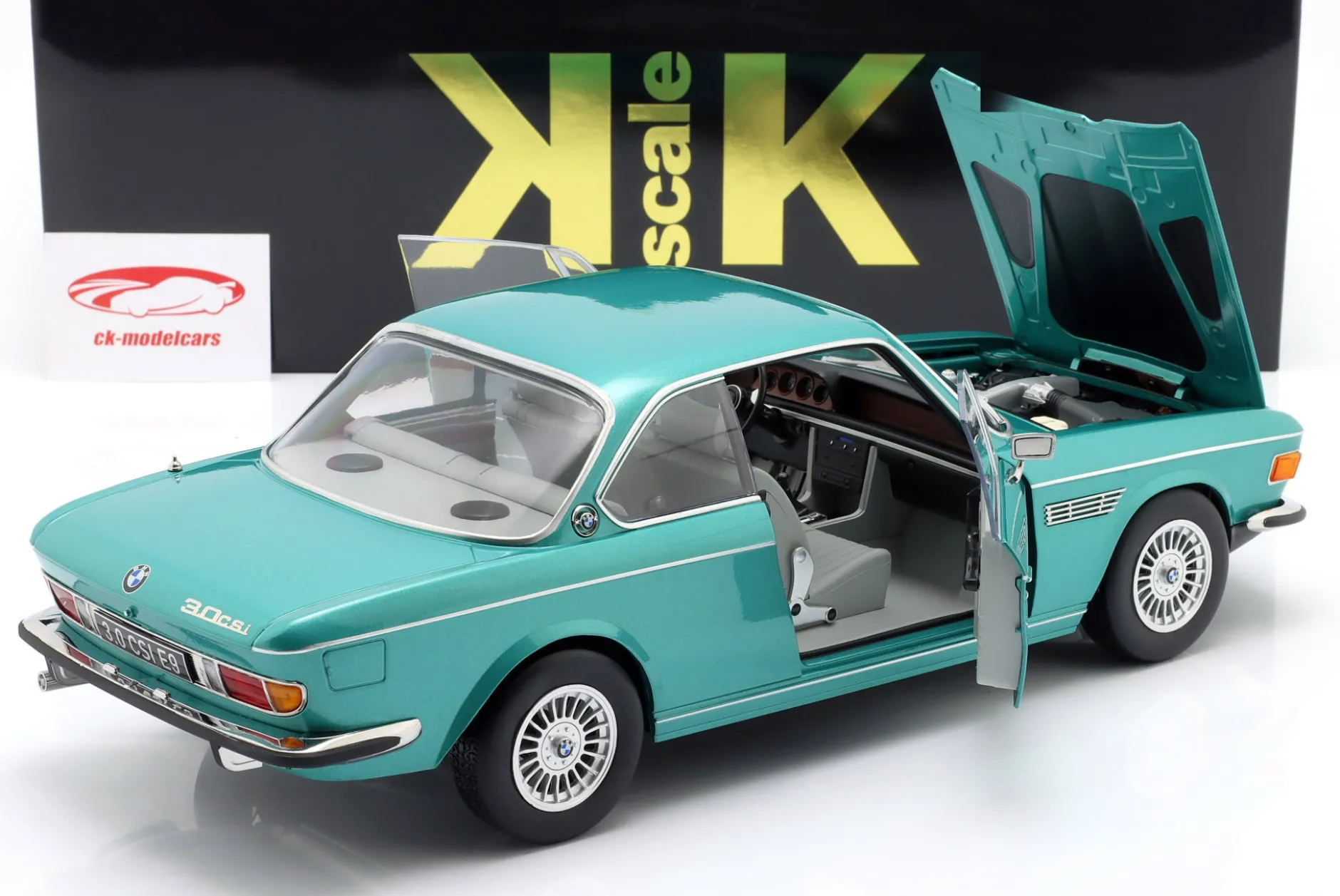 BMW 3.0 CSi (E9) mit Alpina-Felgen Baujahr 1971 türkis metallic 1:12 KK-Scale
