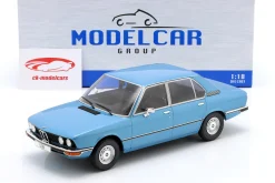 BMW 5er Serie (E12) Baujahr 1973 hellblau metallic 1:18 ModelCar Group