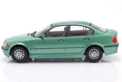BMW 3er Serie (E46) Limousine Baujahr 1999 grün metallic 1:18 KK-Scale