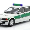 BMW 3er Serie E46 Touring Polizei Baujahr 1999 grün / weiß 1:18 KK-Scale
