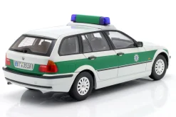 BMW 3er Serie E46 Touring Polizei Baujahr 1999 grün / weiß 1:18 KK-Scale