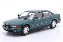 BMW 740i E38 Baujahr 1994 metallic grün 1:18 KK-Scale