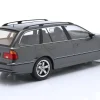 BMW 540i (E39) Touring Baujahr 1997 grau metallic 1:18 KK-Scale