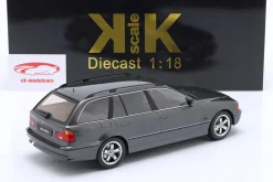 BMW 540i (E39) Touring Baujahr 1997 grau metallic 1:18 KK-Scale