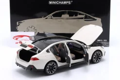 BMW i5 (G60) Baujahr 2023 weiß metallic 1:18 Minichamps