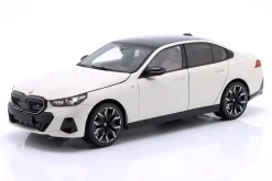 BMW i5 (G60) Baujahr 2023 weiß metallic 1:18 Minichamps