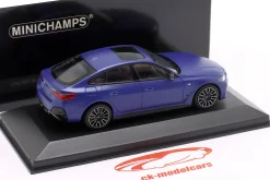 BMW i4 M50 Baujahr 2022 frozen portimaoblau metallic 1:43 Minichamps