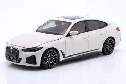 BMW i4 M50 Baujahr 2022 weiß metallic 1:18 Minichamps