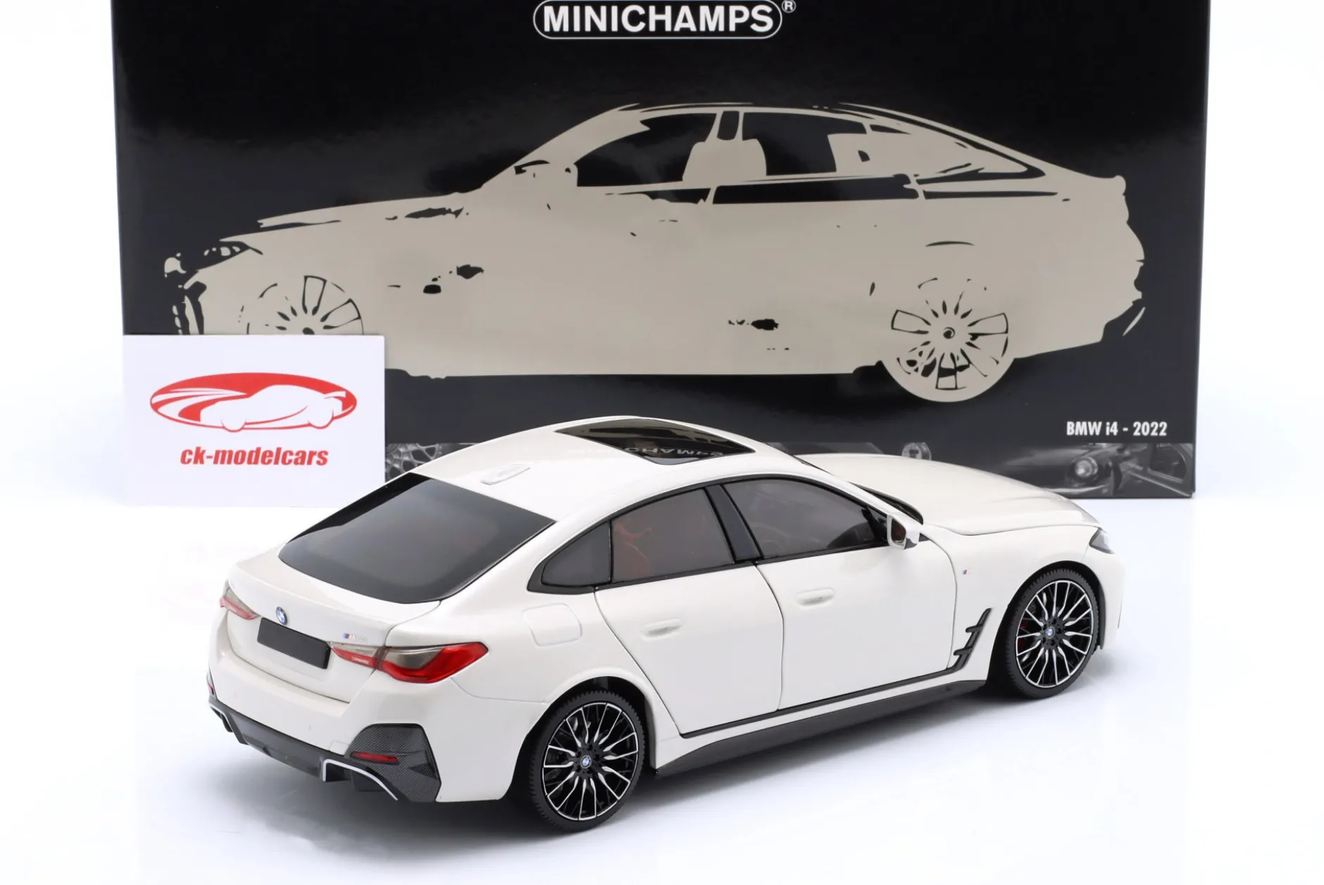 BMW i4 M50 Baujahr 2022 weiß metallic 1:18 Minichamps