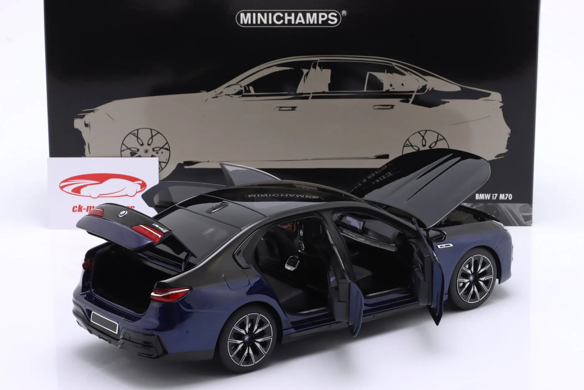 BMW i7 M70 (G70) Baujahr 2024 blau metallic / schwarz metallic 1:18 Minichamps