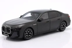 BMW i7 M70 (G70) Baujahr 2024 grau metallic 1:18 Minichamps