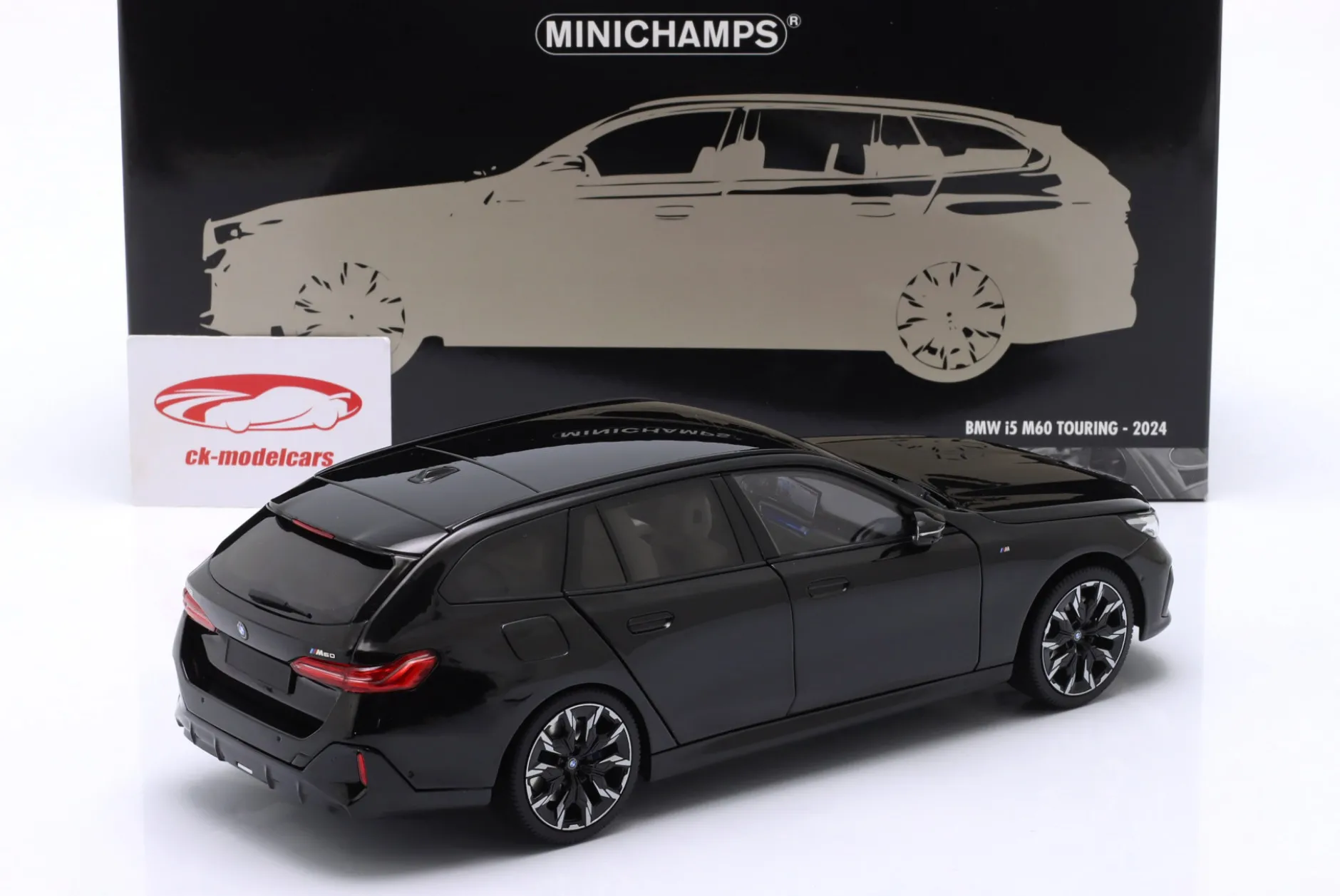 BMW i5 M60 Touring Baujahr 2024 schwarz metallic 1:18 Minichamps