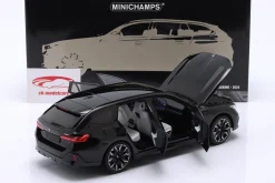 BMW i5 M60 Touring Baujahr 2024 schwarz metallic 1:18 Minichamps