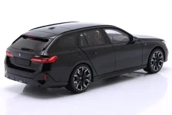 BMW i5 M60 Touring Baujahr 2024 schwarz metallic 1:18 Minichamps