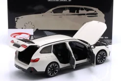 BMW i5 M60 Touring Baujahr 2024 weiß metallic 1:18 Minichamps