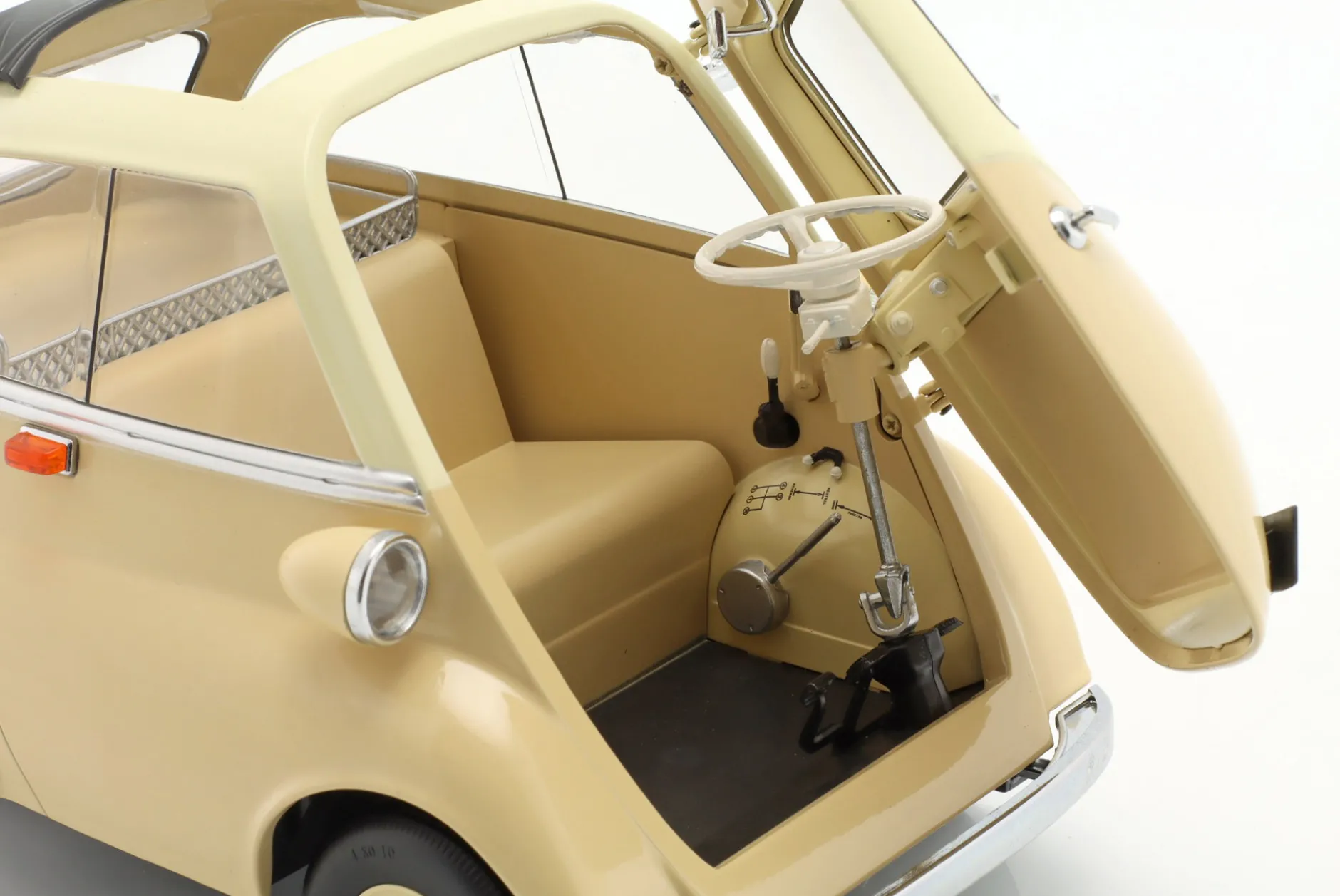BMW Isetta 250 Baujahr 1959 creme / gelb 1:12 KK-Scale