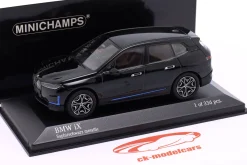 BMW iX (I20) Baujahr 2023 saphirschwarz metallic 1:43 Minichamps