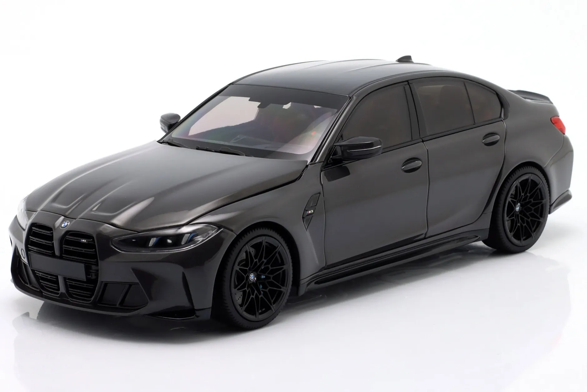 BMW M3 Baujahr 2024 grau metallic 1:18 Minichamps