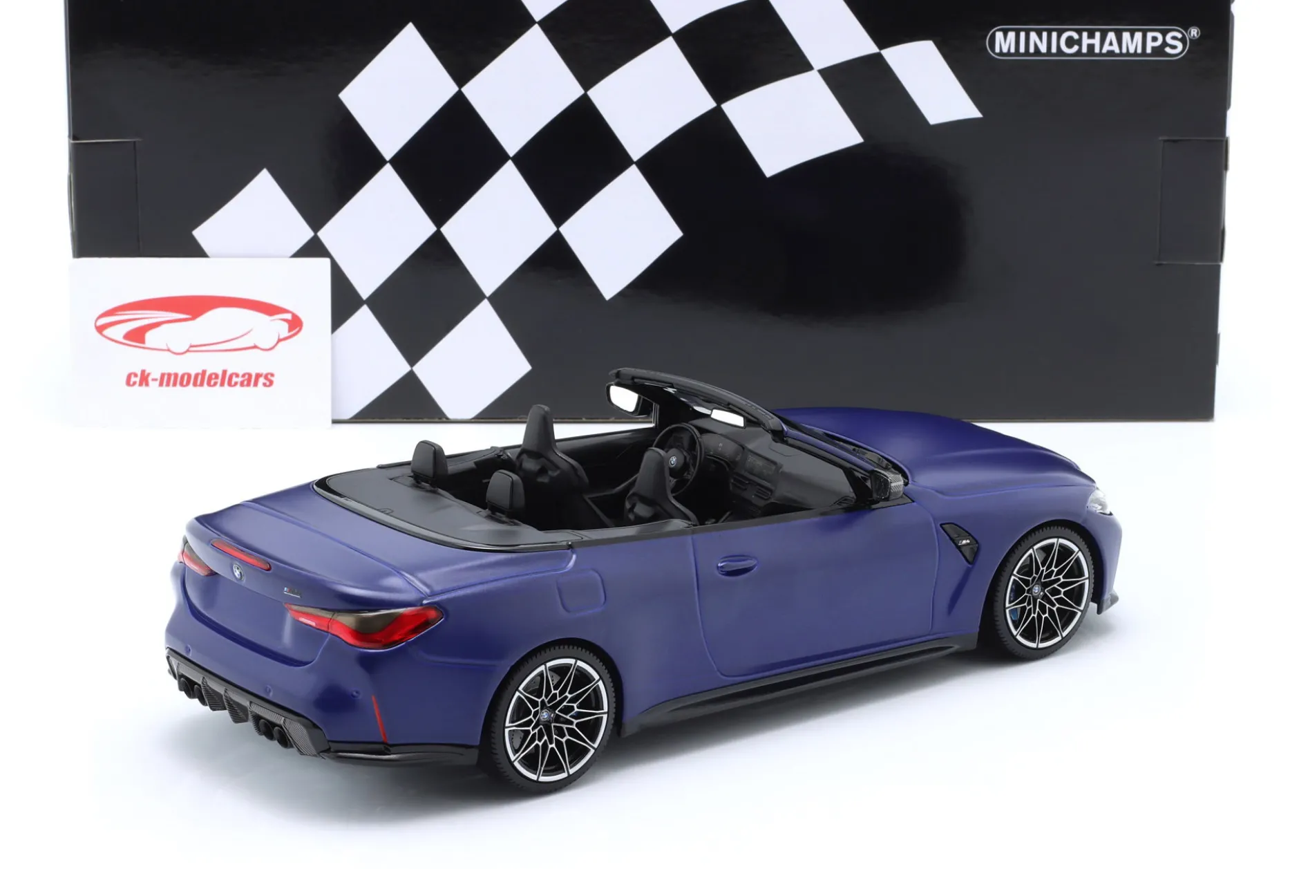 BMW M4 Cabriolet (G83) Baujahr 2021 matt portimao blau metallic 1:18 Minichamps