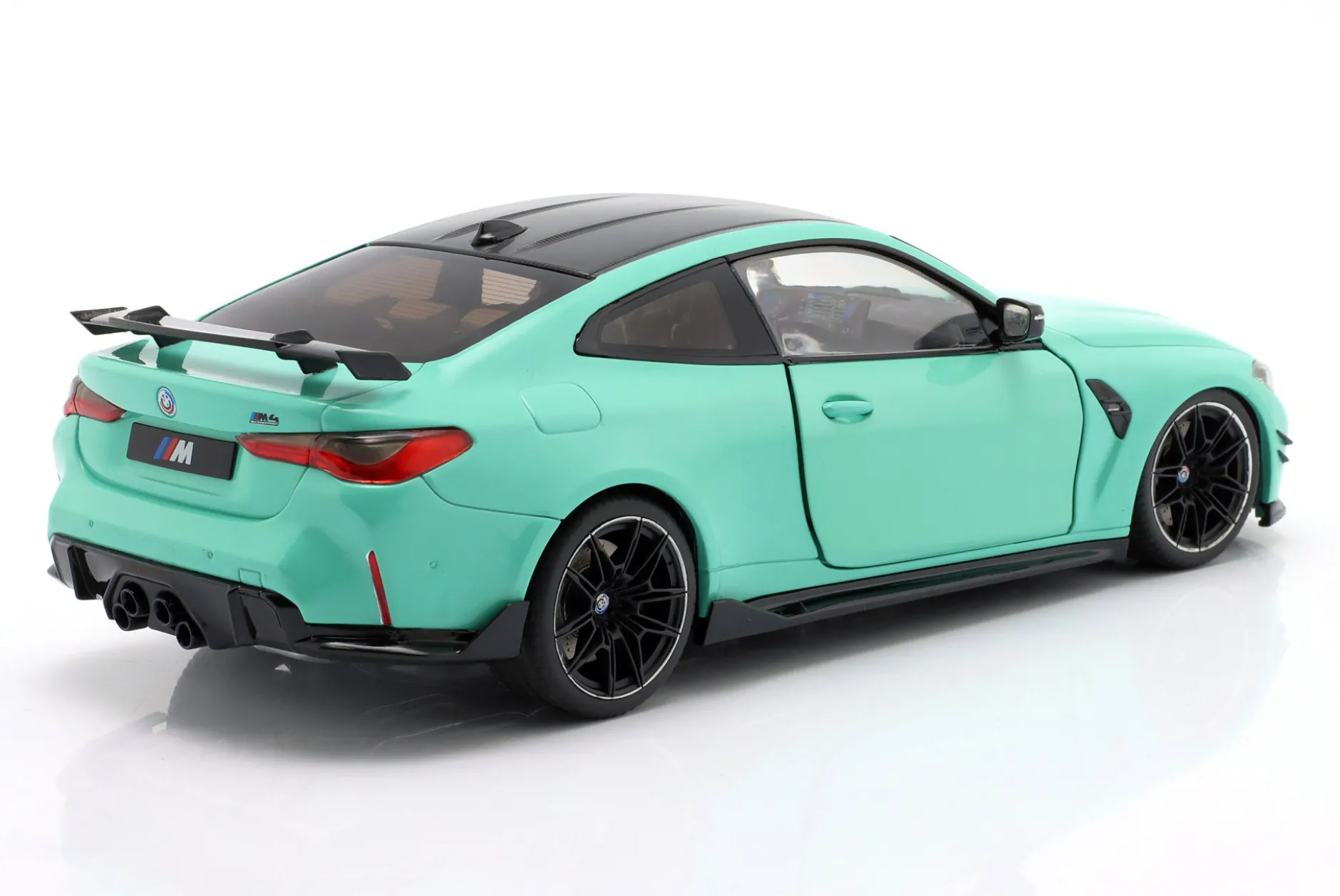 BMW M4 Competition (G82) Baujahr 2024 mintgrün 1:18 Solido