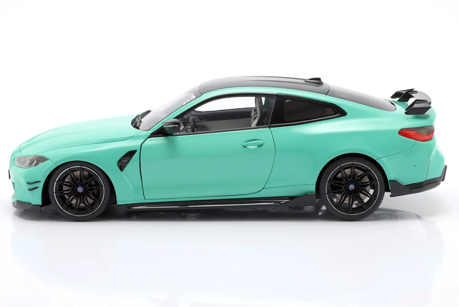 BMW M4 Competition (G82) Baujahr 2024 mintgrün 1:18 Solido