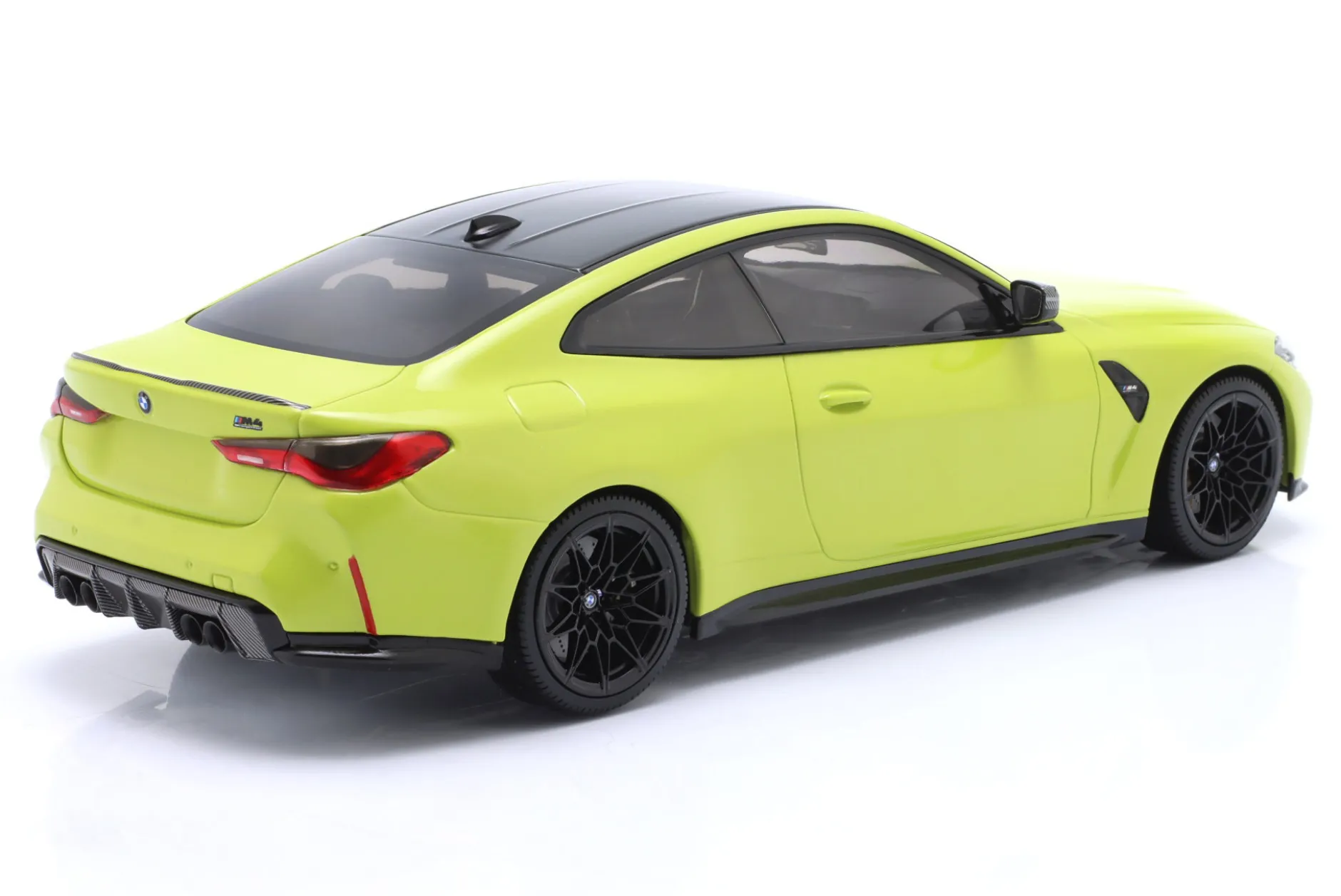 BMW M4 Coupe (G82) Baujahr 2020 Sao Paulo gelb 1:18 Minichamps