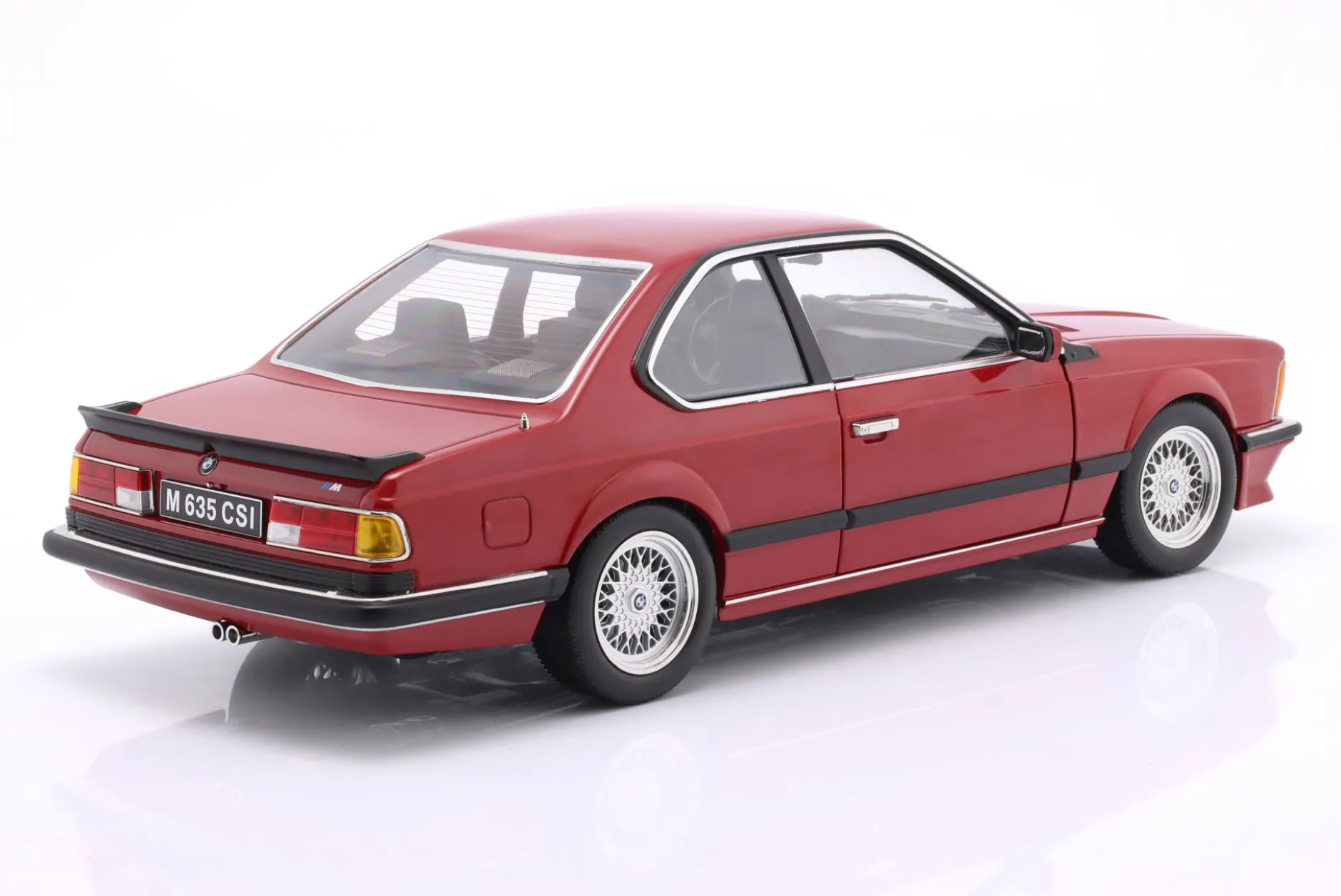 BMW M635 CSi Baujahr 1987 rot 1:12 KK-Scale