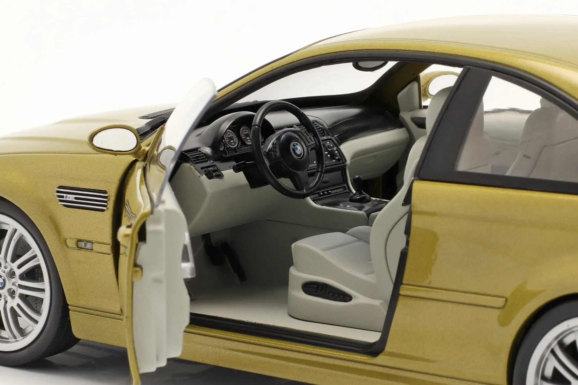 BMW M3 (E46) Baujahr 2000 phönix gelb 1:18 Solido