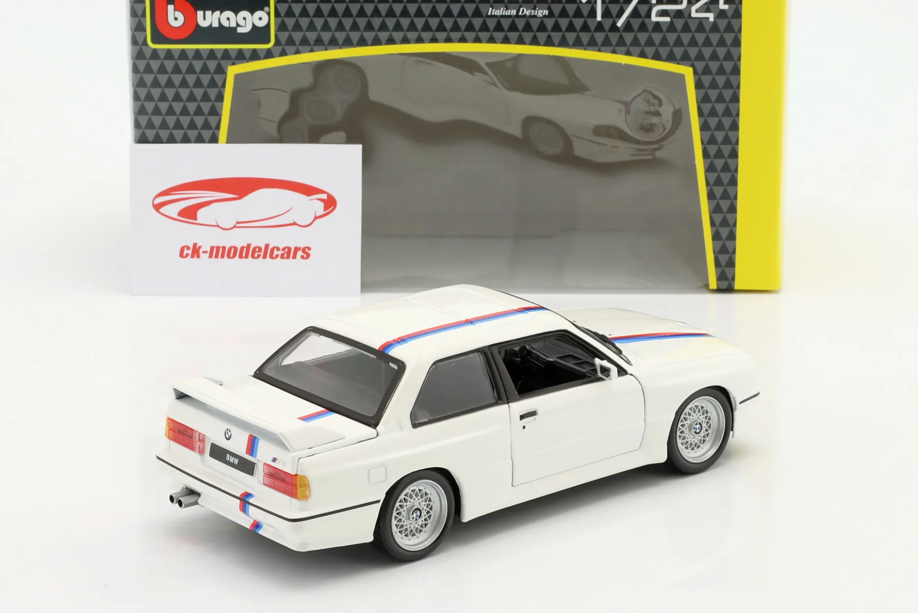 BMW M3 (E30) Baujahr 1988 weiß 1:24 Bburago