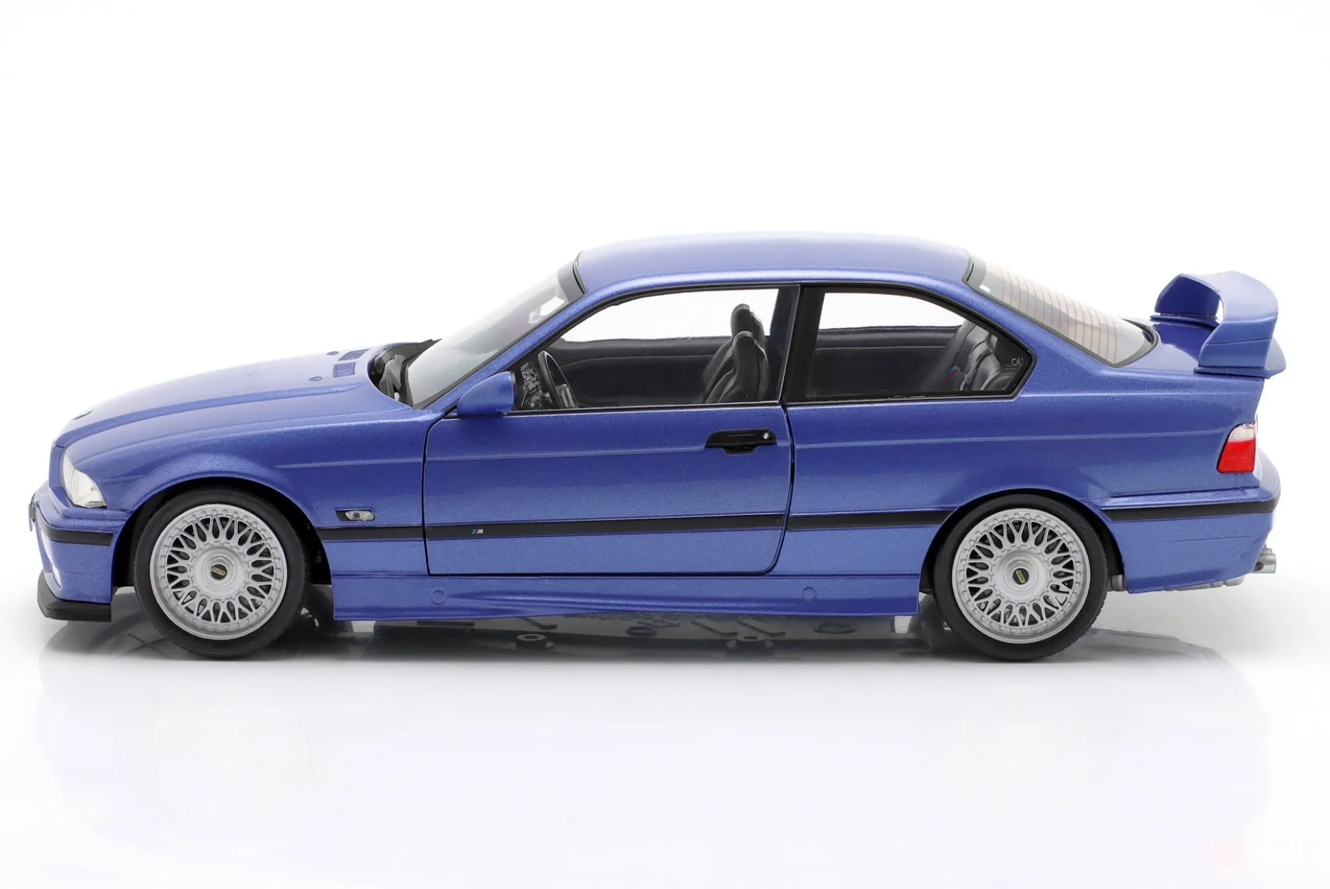 BMW M3 (E36) Coupé Baujahr 1996 Estoril blau 1:18 Solido