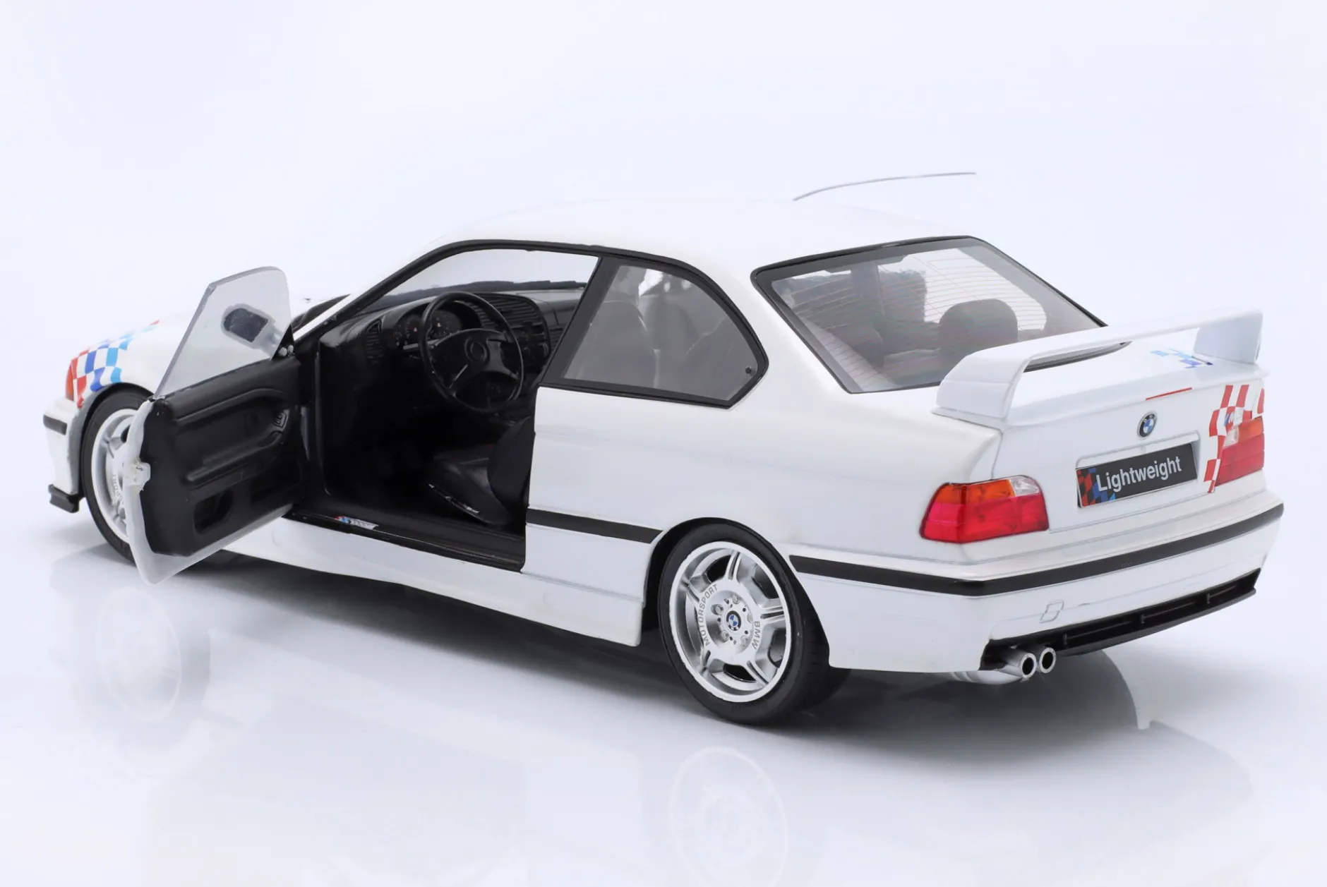 BMW M3 (E36) Coupe Lightweight M-Design Baujahr 1990 weiß 1:18 Solido