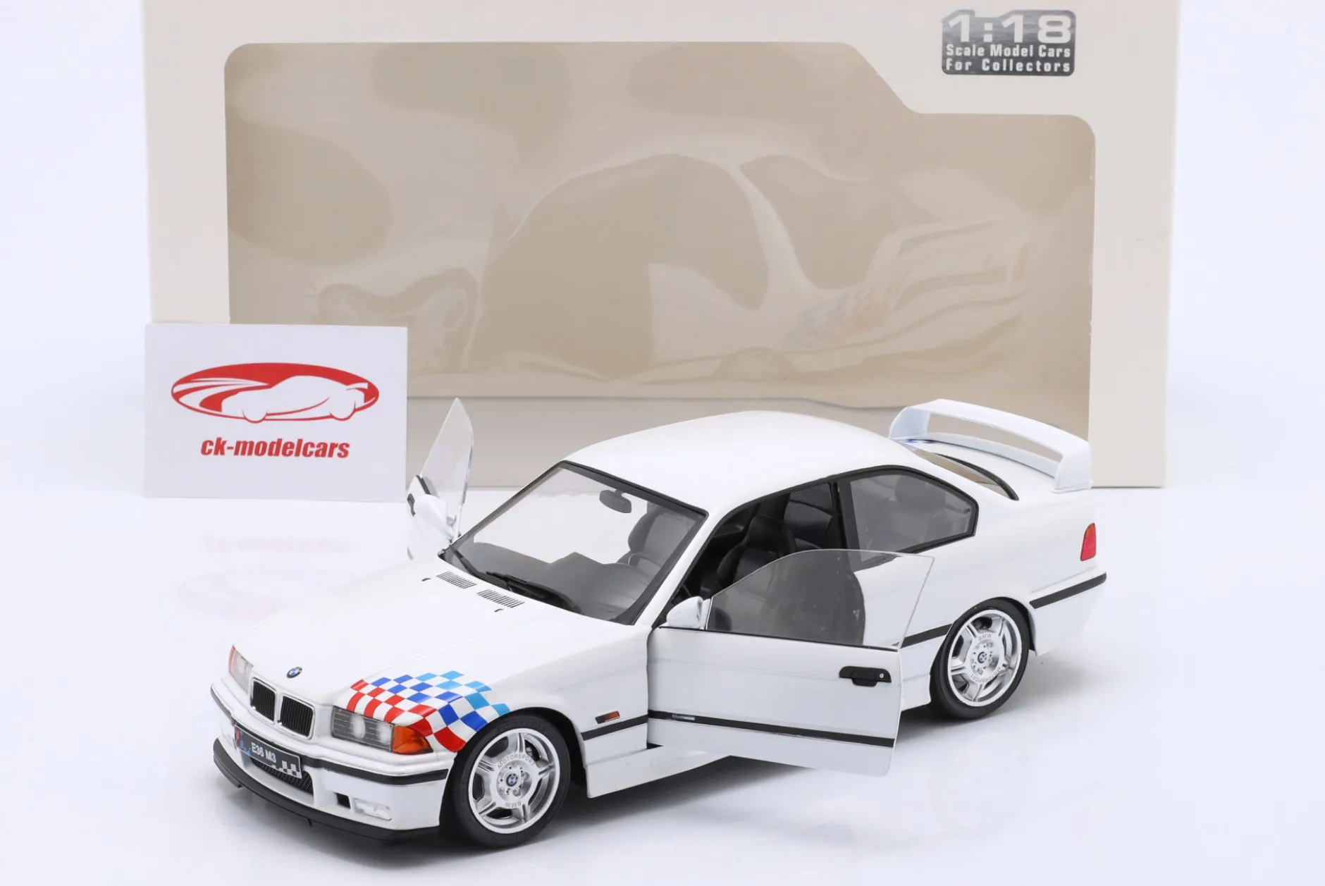BMW M3 (E36) Coupe Lightweight M-Design Baujahr 1990 weiß 1:18 Solido