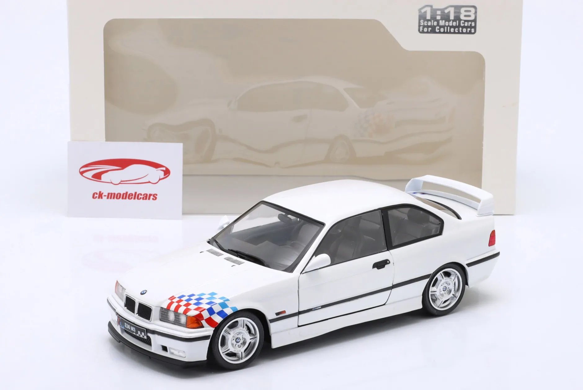BMW M3 (E36) Coupe Lightweight M-Design Baujahr 1990 weiß 1:18 Solido