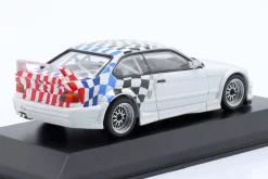 BMW M3 (E36) GTR Baujahr 1993 weiß / Motorsport-Design 1:43 Minichamps