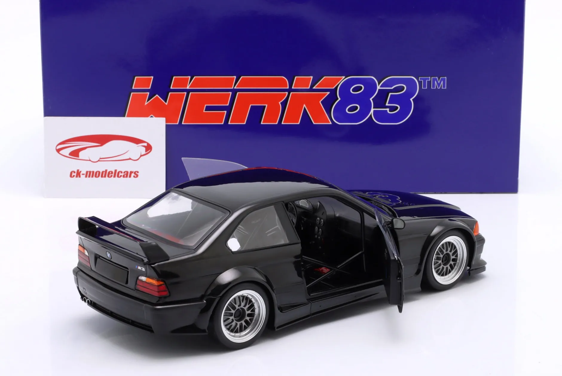BMW M3 E36 GTR Plain Body Version schwarz 1:18 WERK83