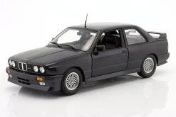 BMW M3 (E30) Street Evo Baujahr 1989 dunkelblau metallic 1:18 Minichamps