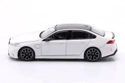 BMW M5 (G90) Baujahr 2025 alpinweiß 1:64 TrueScale