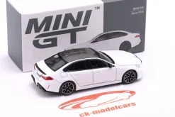 BMW M5 (G90) Baujahr 2025 alpinweiß 1:64 TrueScale