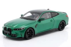 BMW M4 (G82) Baujahr 2024 grün metallic 1:18 Minichamps