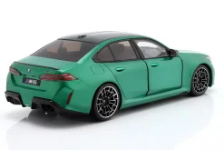 BMW M5 (G90) M Baujahr 2025 Isle of Man grün metallic 1:18 Solido