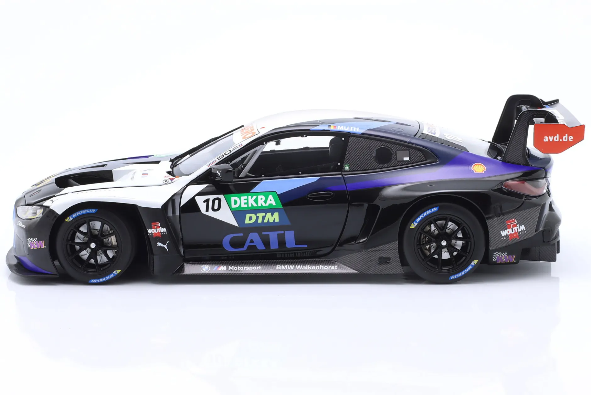 BMW M4 GT3 #10 DTM 2022 Esteban Muth 1:18 Minichamps