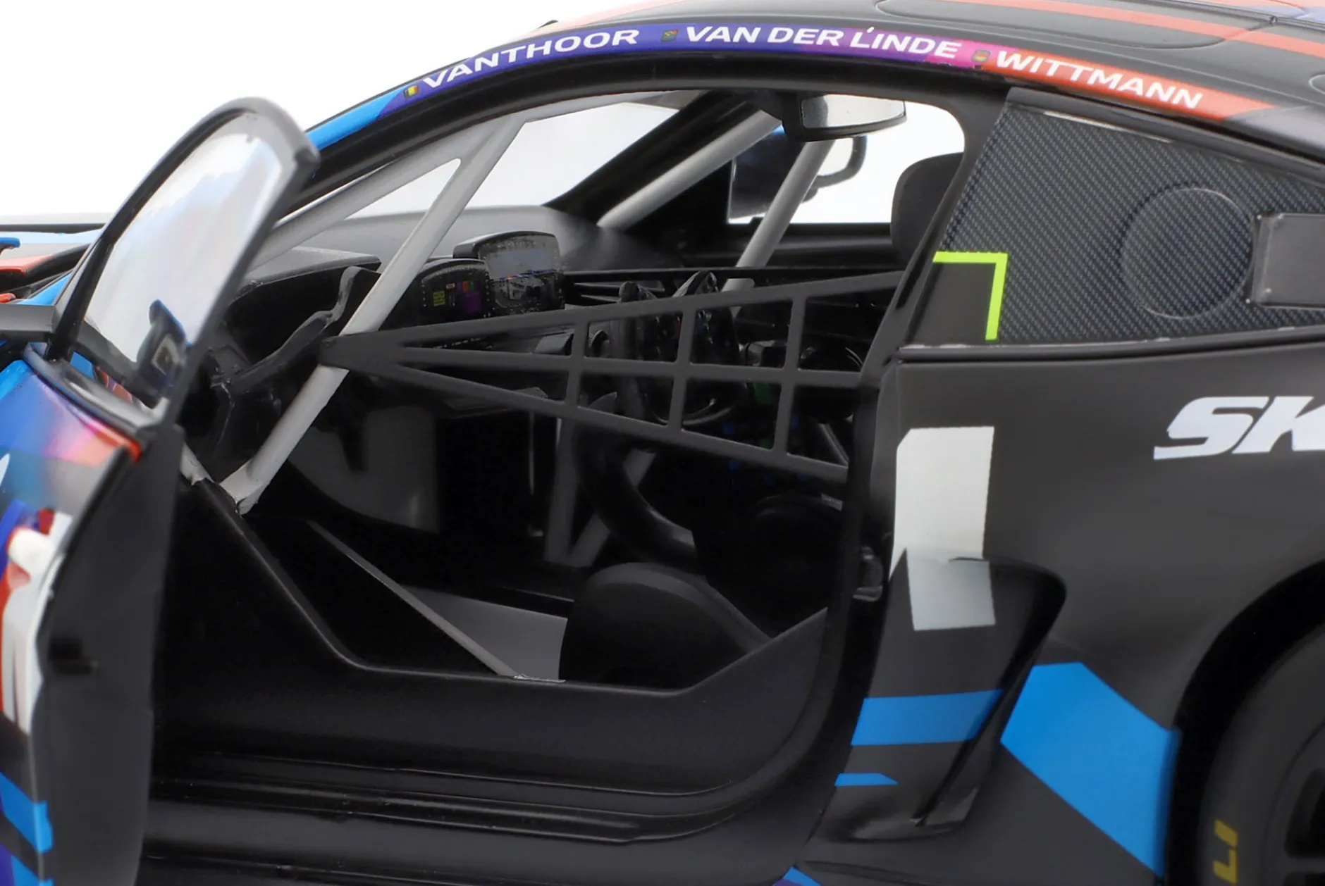 BMW M4 GT3 Evo #31 8th 24h Spa 2025 Vanthoor, van der Linde, Wittmann 1:18 Minichamps
