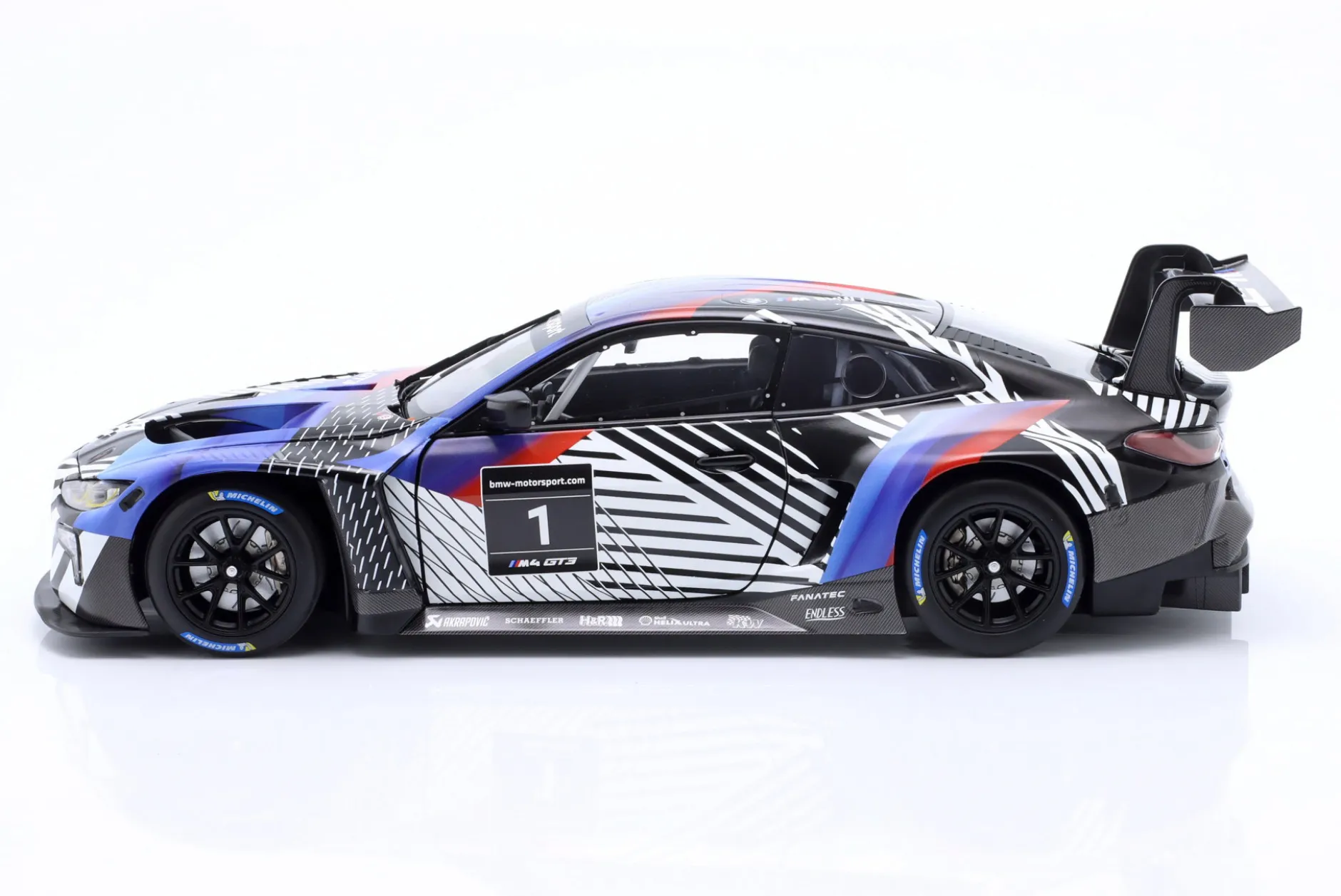BMW M4 GT3 #1 Testcar 2021 BMW Motorsport 1:18 Minichamps